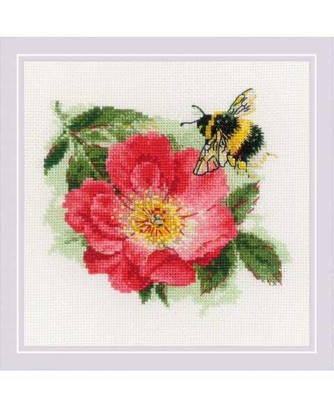 Cross stitch kit "Furry Bumblebee" 2210